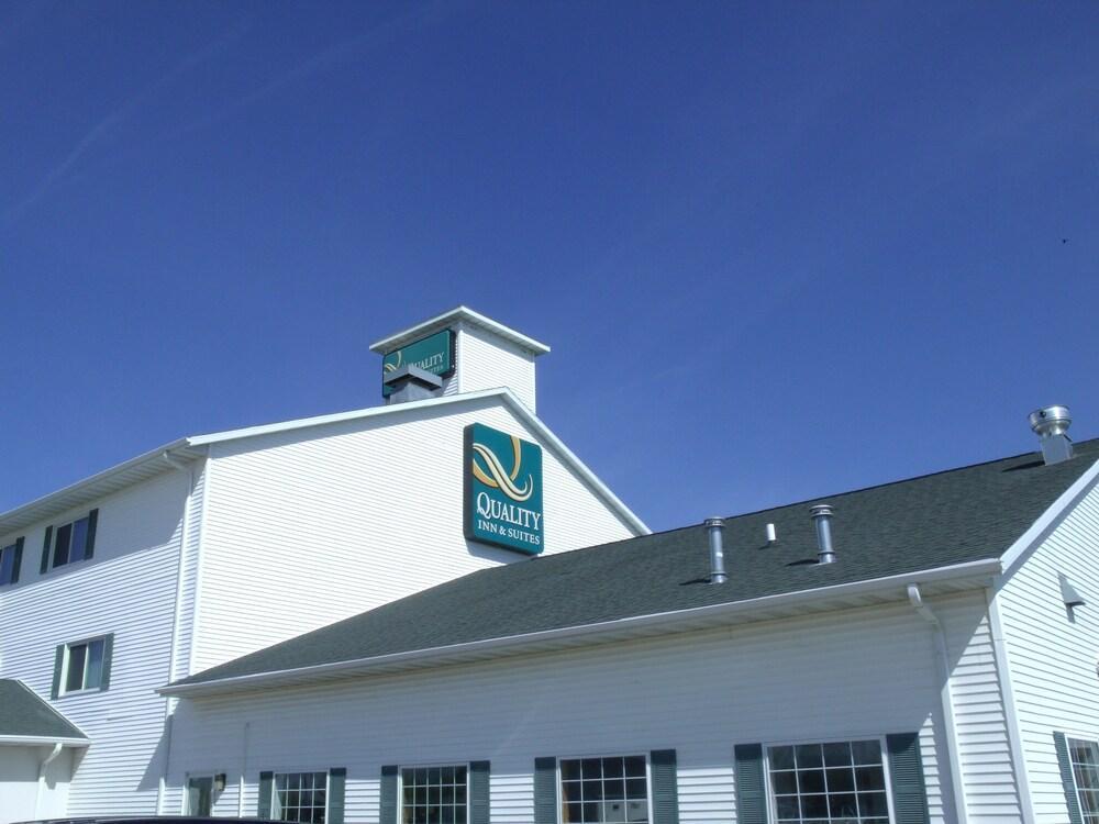 Quality Inn & Suites Eldridge Davenport North Esterno foto