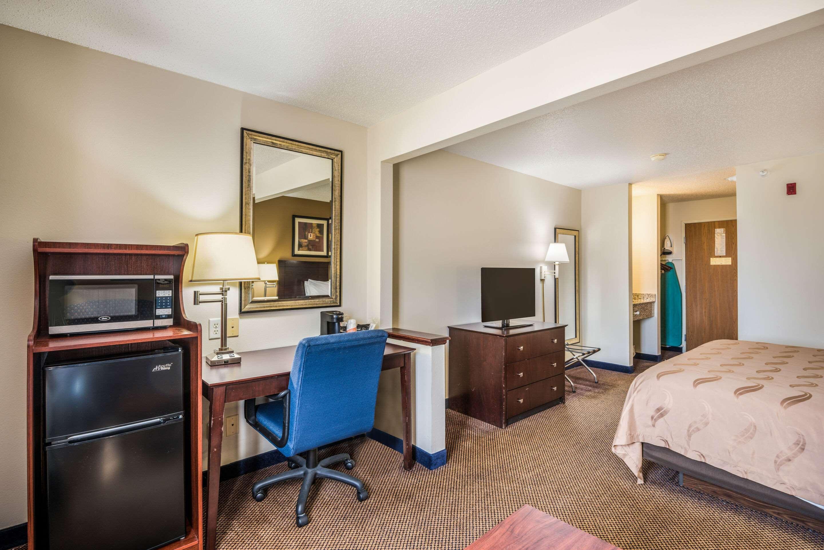 Quality Inn & Suites Eldridge Davenport North Esterno foto
