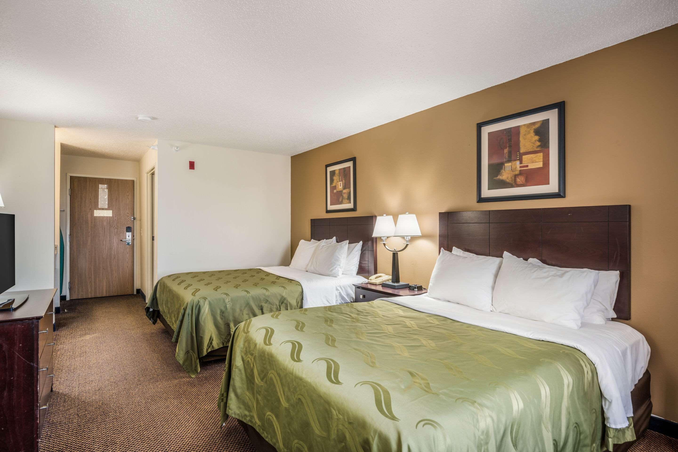 Quality Inn & Suites Eldridge Davenport North Esterno foto