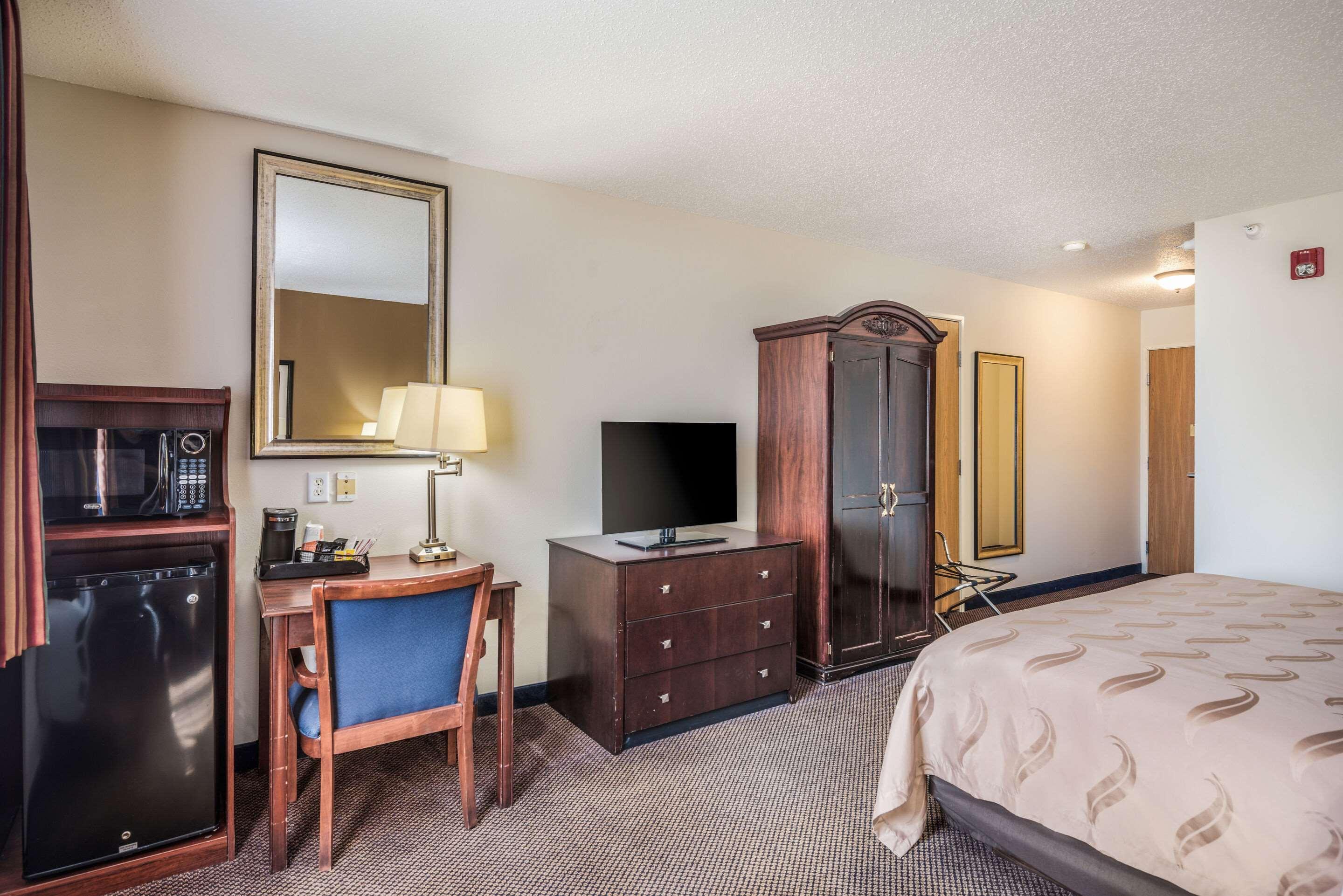 Quality Inn & Suites Eldridge Davenport North Esterno foto