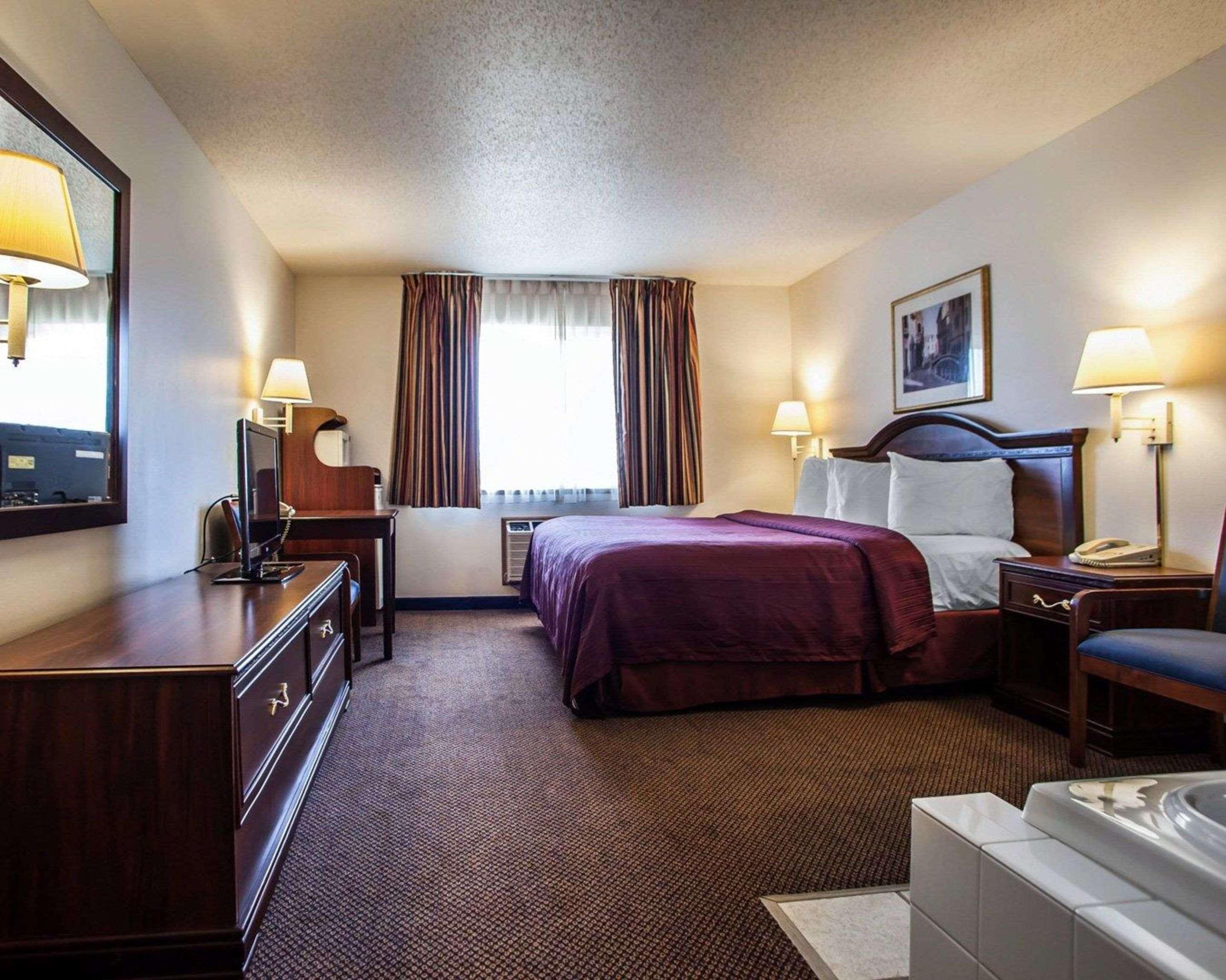 Quality Inn & Suites Eldridge Davenport North Esterno foto