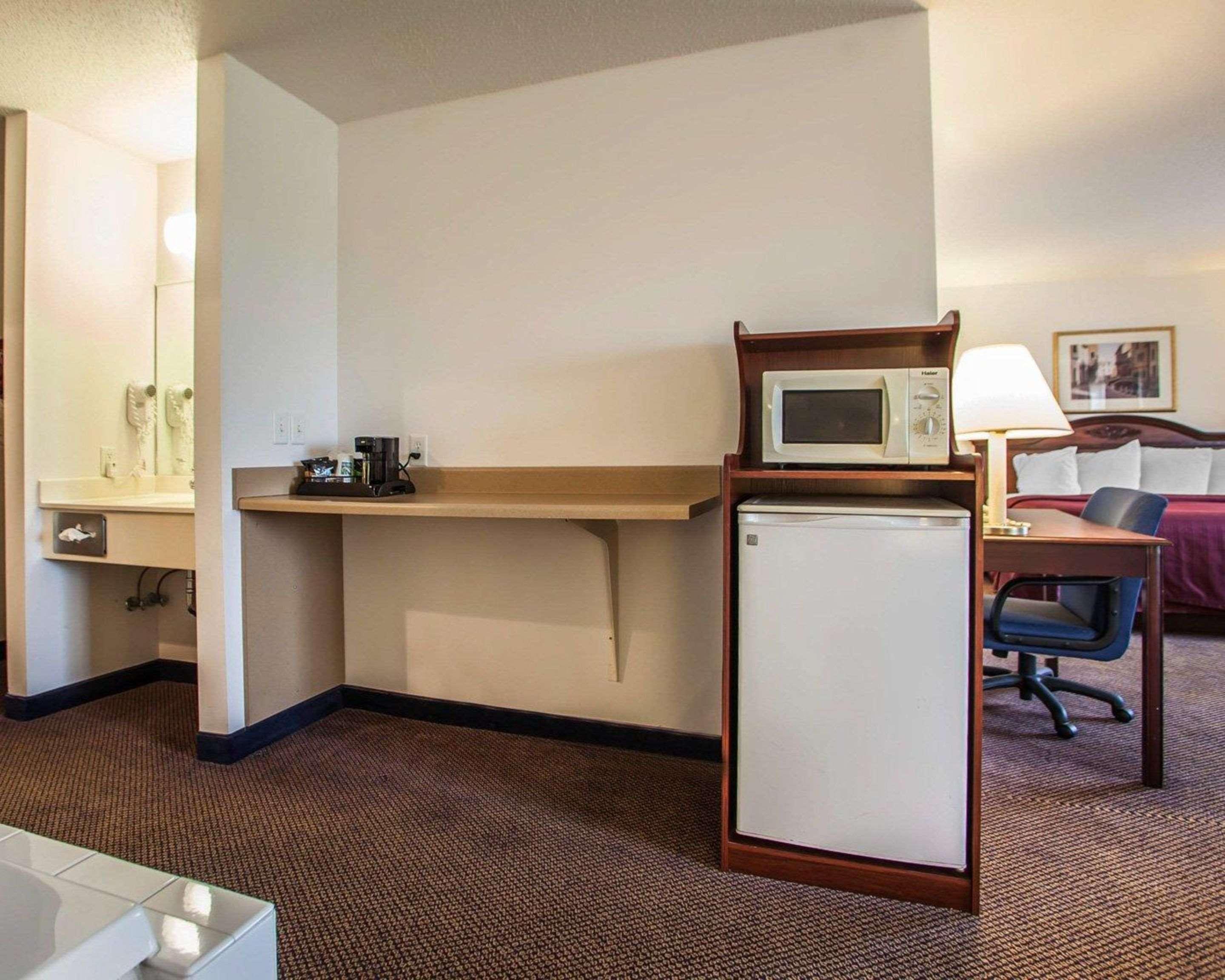 Quality Inn & Suites Eldridge Davenport North Esterno foto