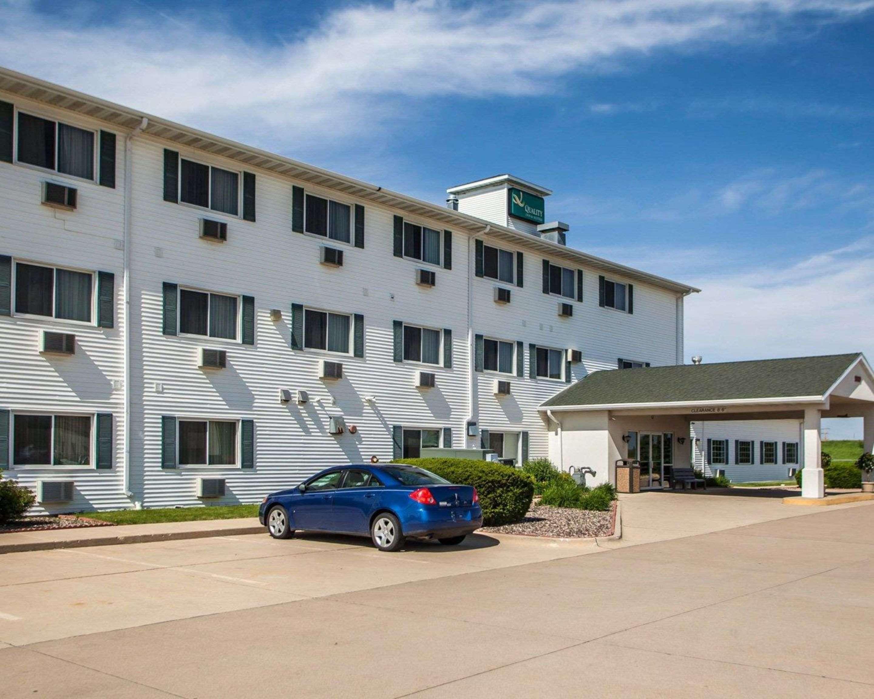 Quality Inn & Suites Eldridge Davenport North Esterno foto