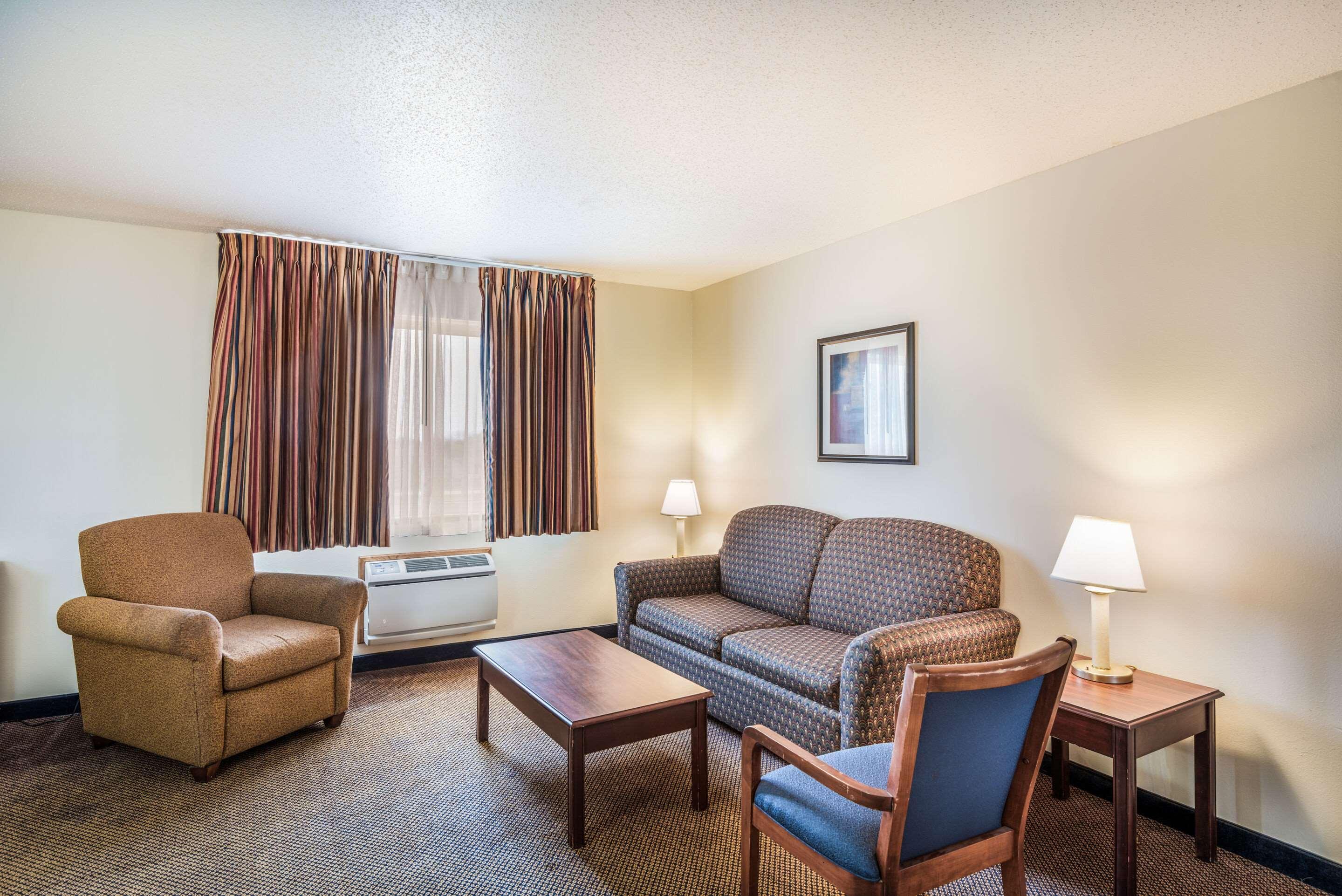 Quality Inn & Suites Eldridge Davenport North Esterno foto