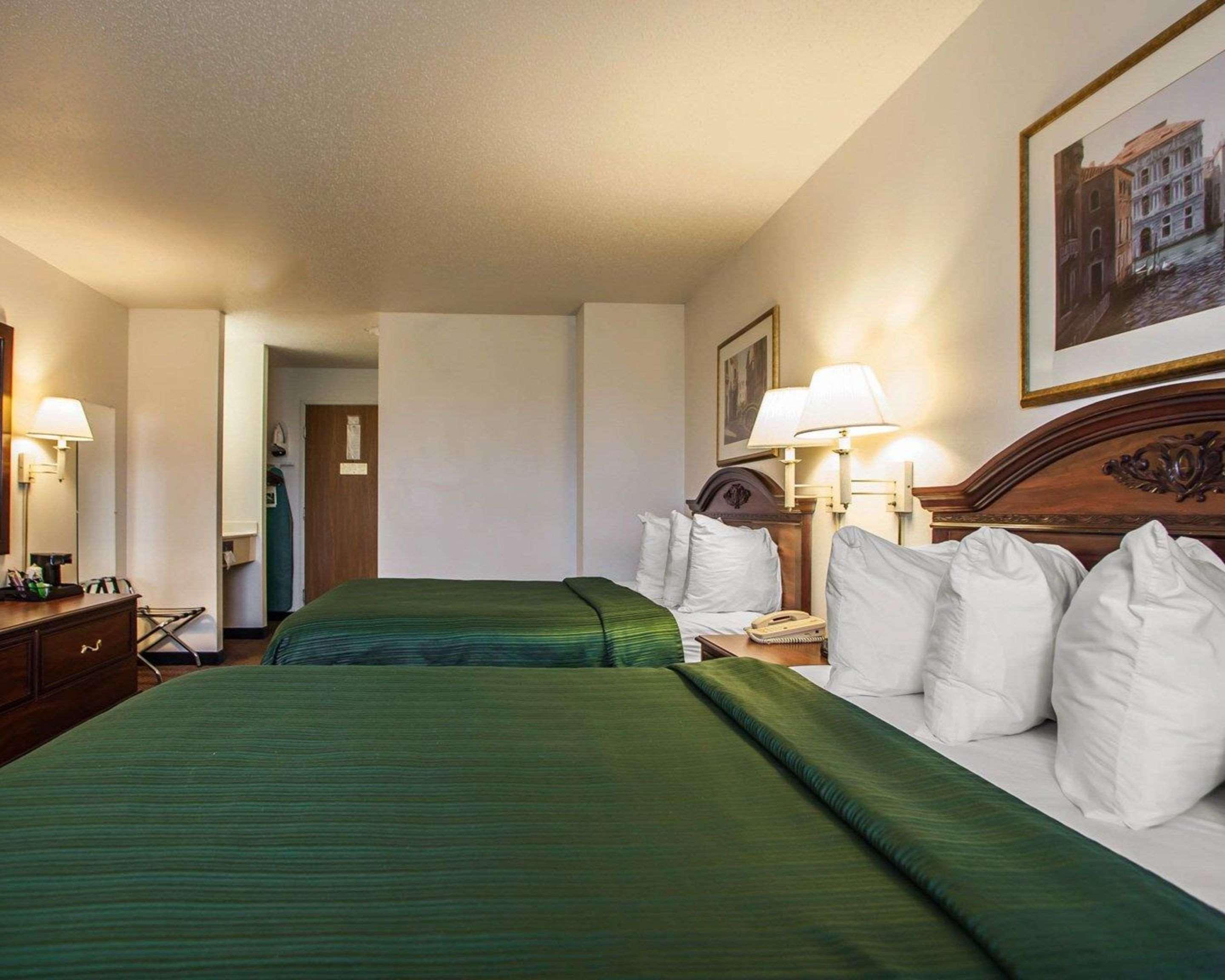 Quality Inn & Suites Eldridge Davenport North Esterno foto