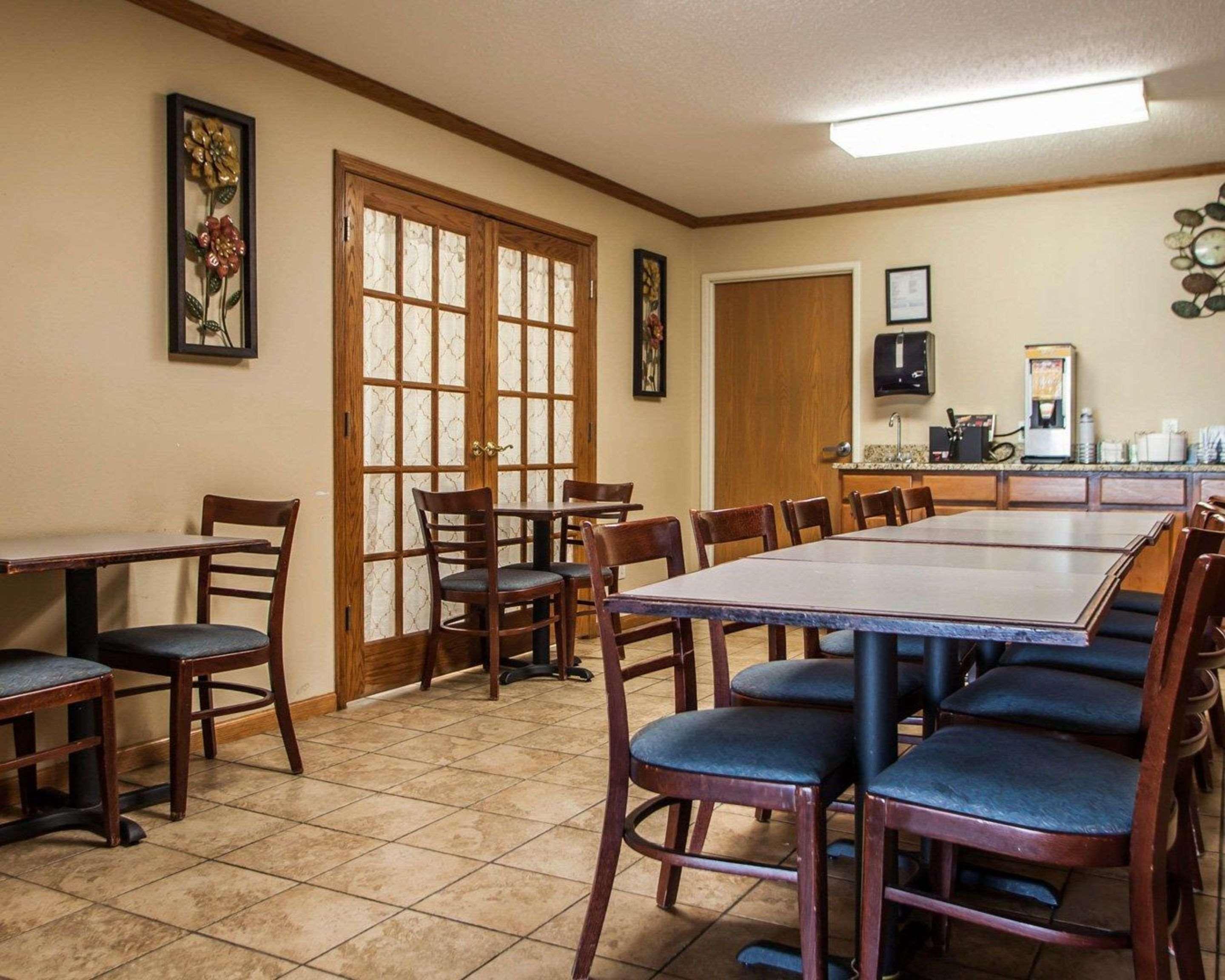 Quality Inn & Suites Eldridge Davenport North Esterno foto
