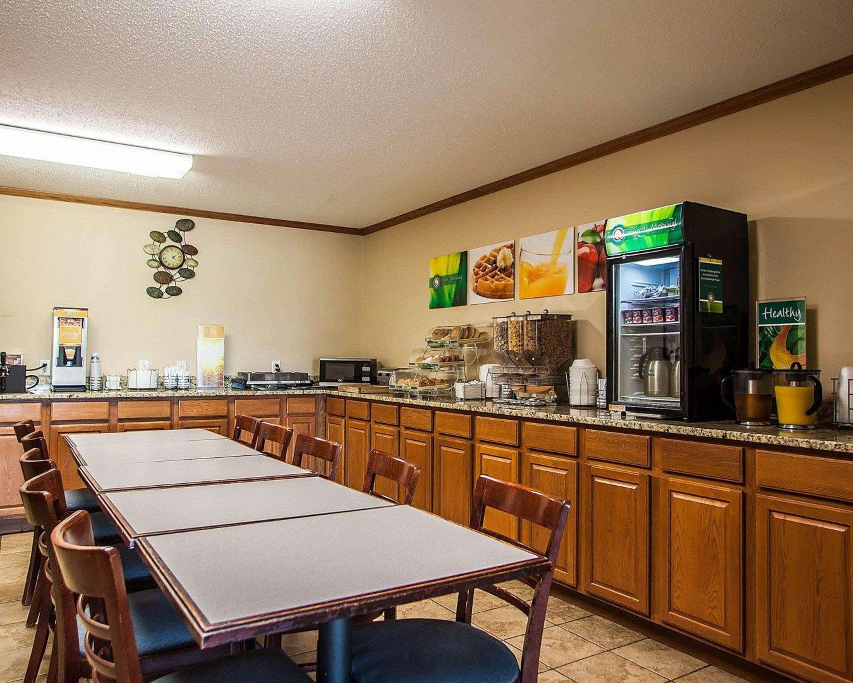 Quality Inn & Suites Eldridge Davenport North Esterno foto