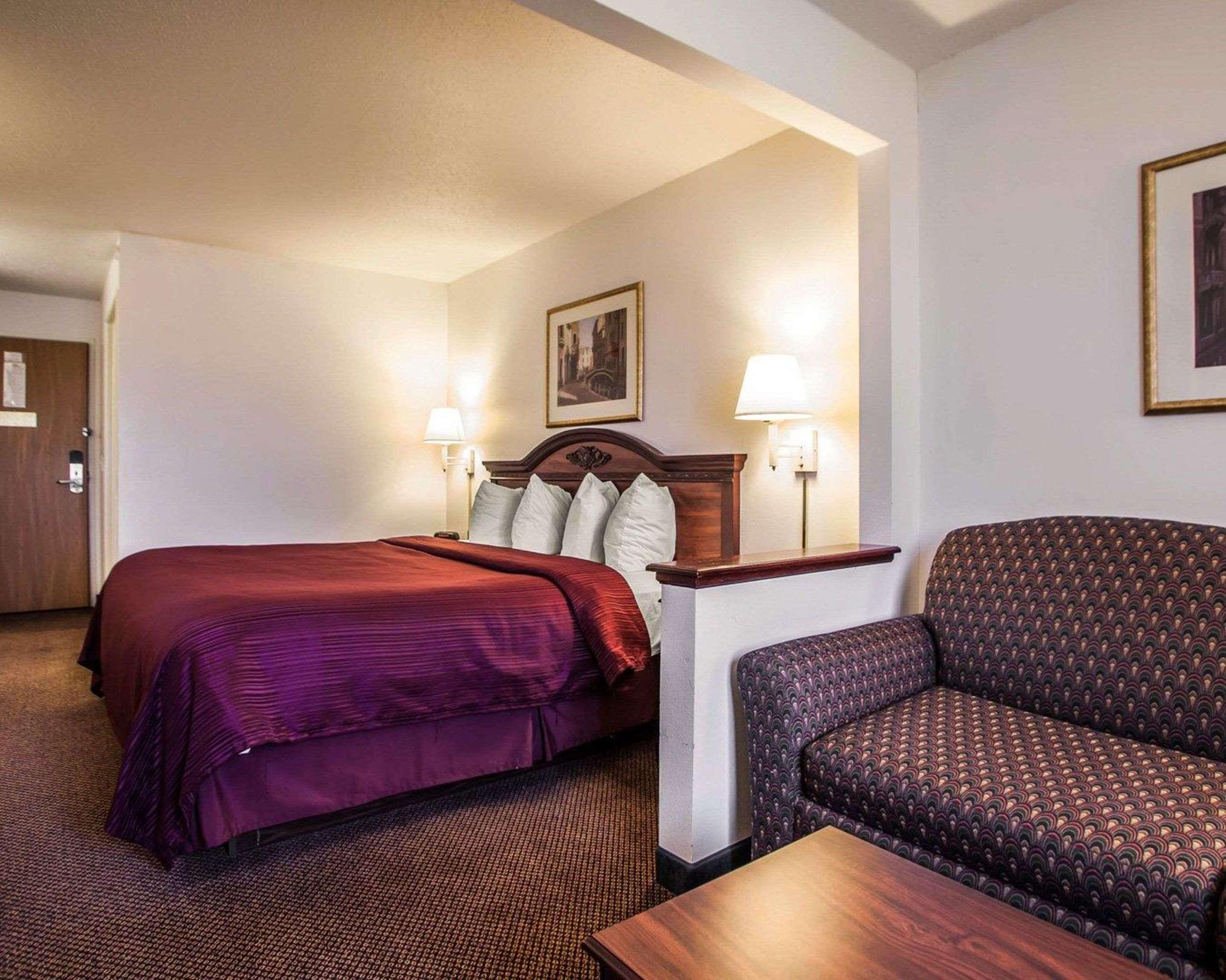 Quality Inn & Suites Eldridge Davenport North Esterno foto
